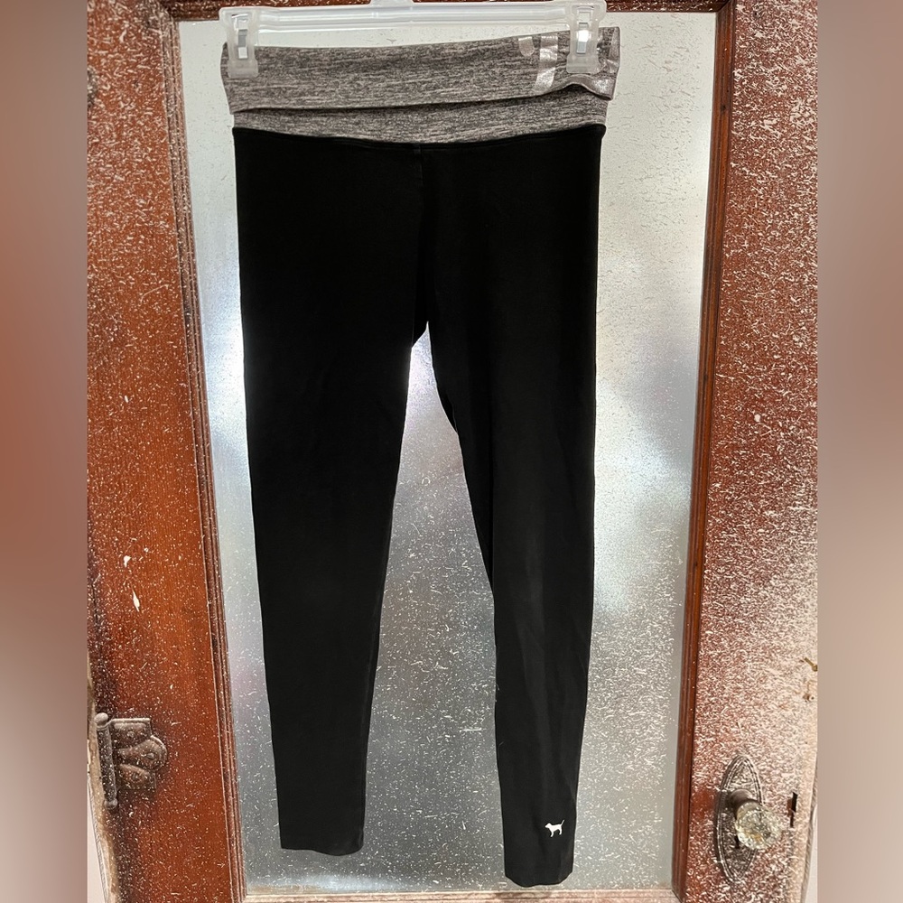 🔴PINK Victoria's Secret Black and Gray Leggings